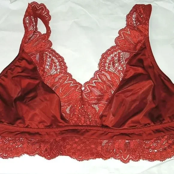 HANRO LUXURY MOMENTS LACE BRAS